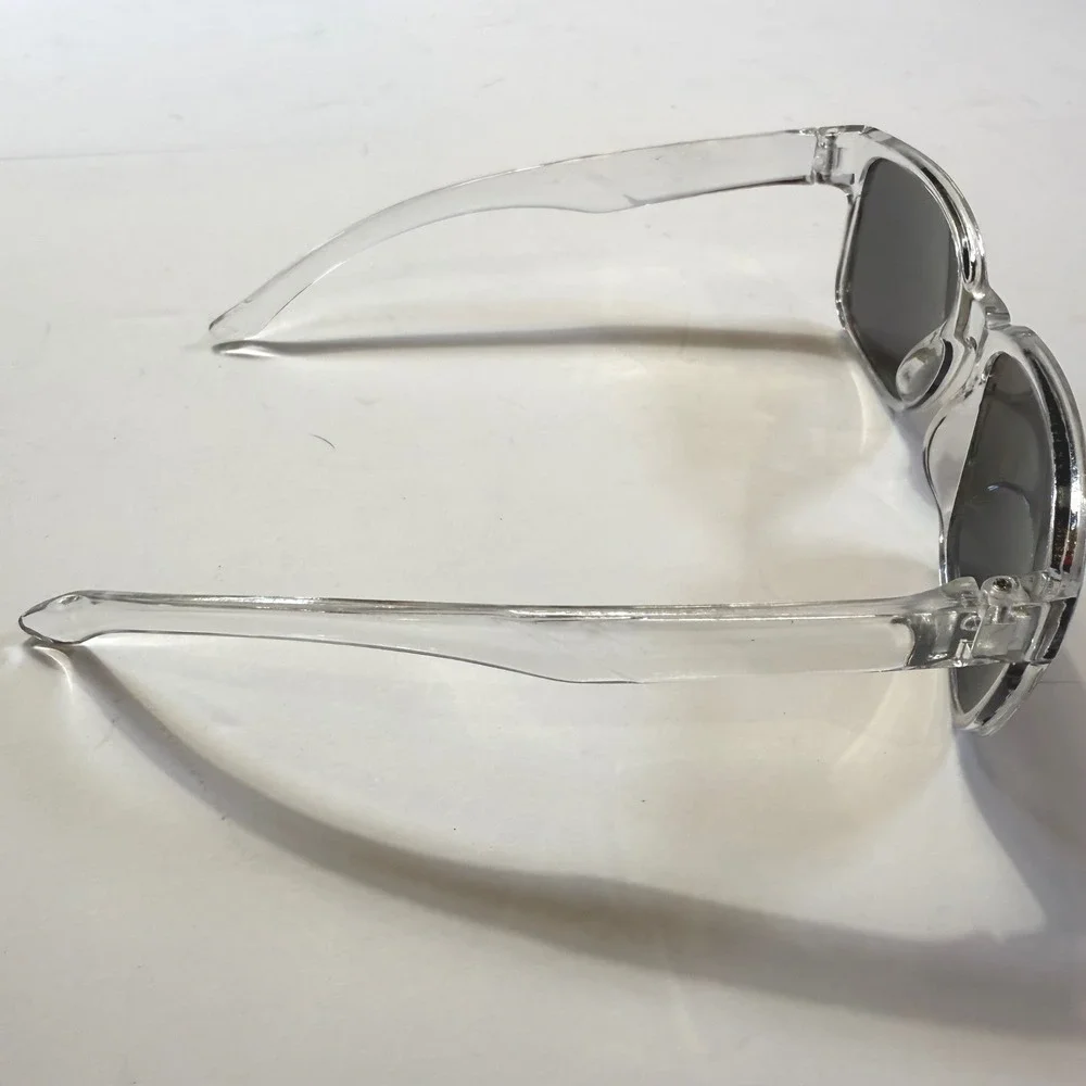 iris sunglasses pair